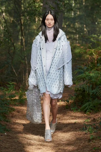 Look 35